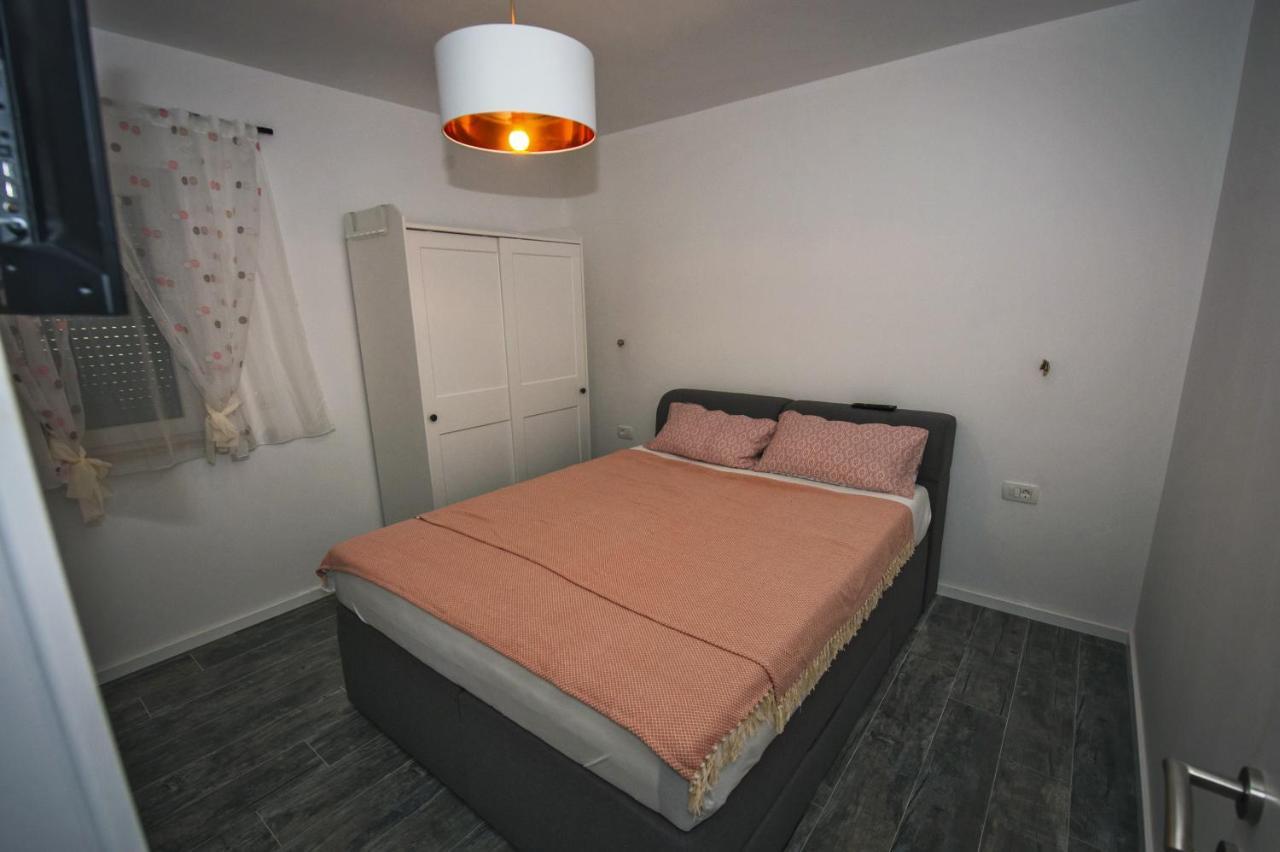 Deluxe 2 Bedroom Apartment With Sea View Baška Voda Exterior foto